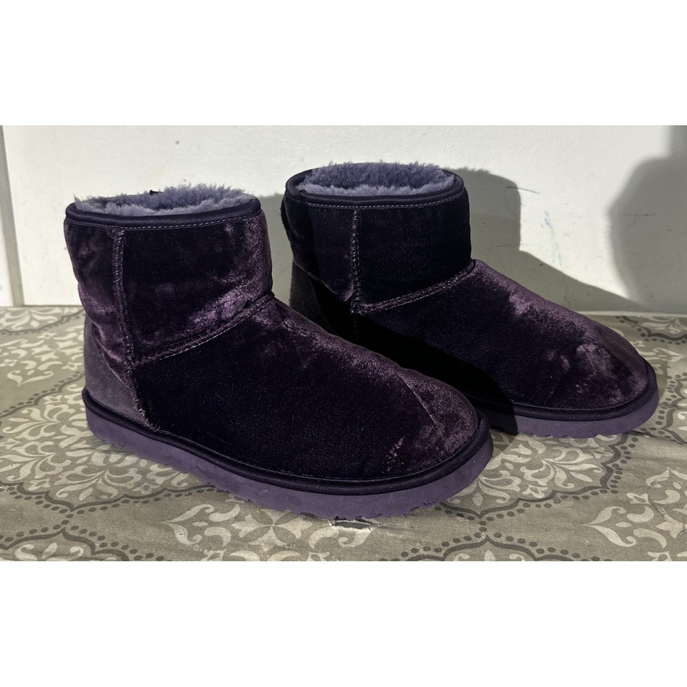 Women's 7 US Ugg Classic Mini Boot Purple Velvet Suede Shearling